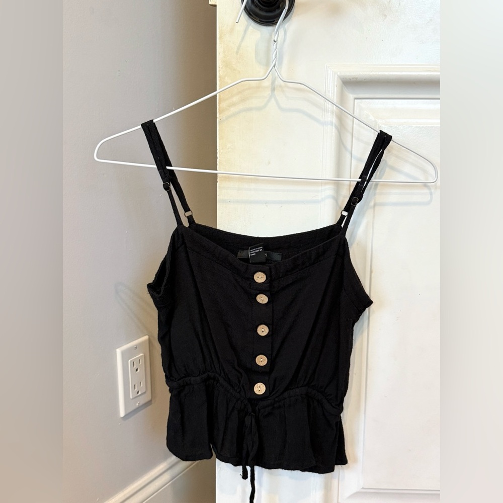 Forever 21 Women’s Size Small Black Buttoned Cropped Tank